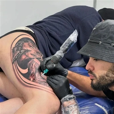 Ako identifikovať kvalifikácie a hygienické štandardy tetovacieho obchodu?